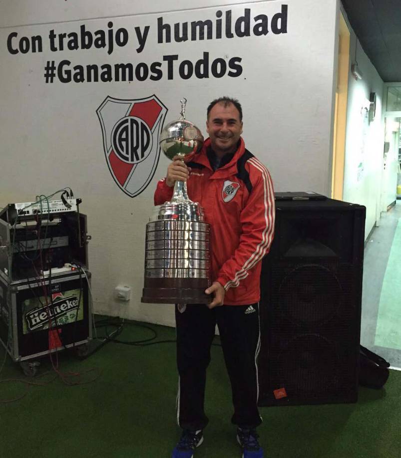 Javier Claut: Será el asistente técnico de Pablo Lavallén en su aventura con el Olimpia. Tiene licencia A de la escuela de entrenadores de Argentina.