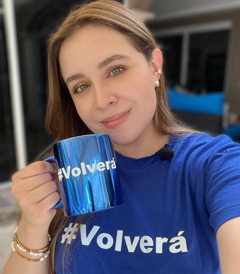 ”Gracias de corazón a todos los que me han mostrado su apoyo. Como compartimos el viernes durante la entrega de planillas, ni mi hermana Isabela ni yo estamos aspirando, en este momento, a un cargo de elección popular dentro del movimiento de mi madre,Ana García”, escribió Daniela en sus redes sociales.