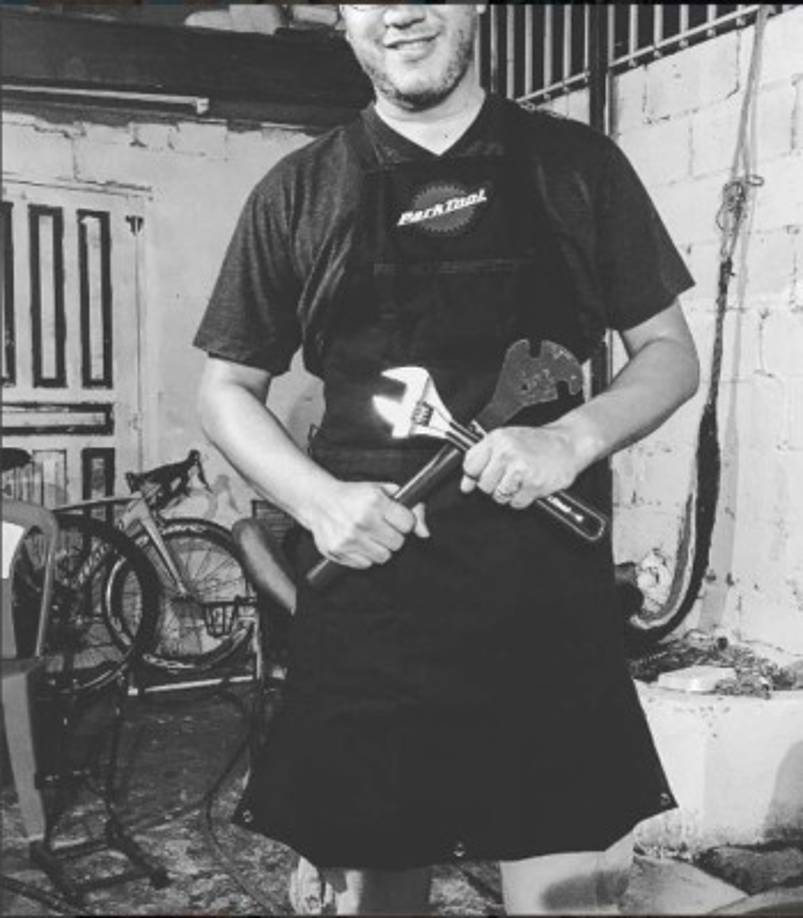 El cantante tiene bastante afición por las bicicletas, pasión que comparte en su cuenta de Instagram: Syrome.