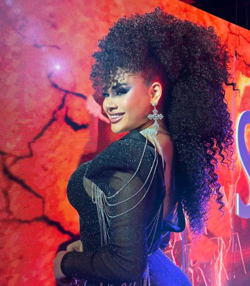 A través de sus redes sociales, Cesia Saénz compartió el anuncio comercial con una importante compañía transnacional.