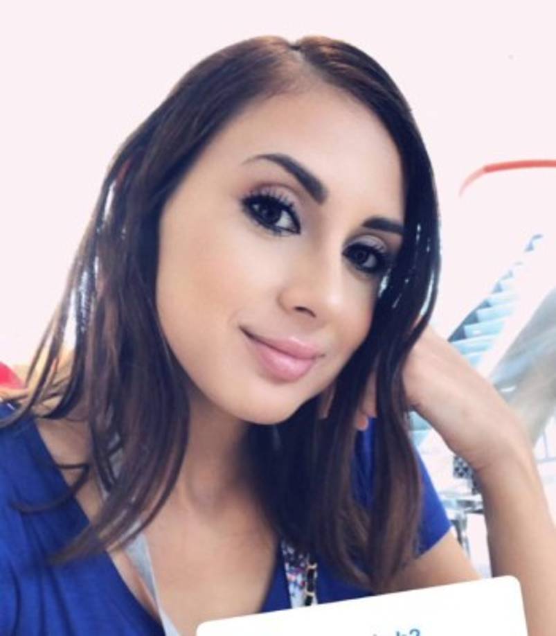 Natalie siempre luce sonriente.