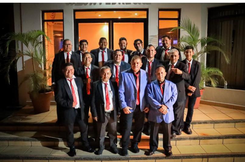 Los integrantes de la Marimba Usula Internacional.