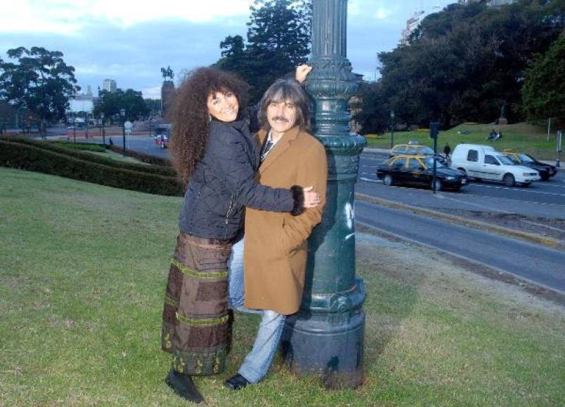 La pareja se casó en 1975 y ocho años después, justo el día de su aniversario de bodas, nació Ana Lucía, su única hija, quien en noviembre pasado los hizo abuelos con la llegada del pequeño Lucca.