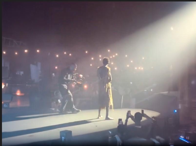 Construye arcas y al fallar profecía dice que él negoció con Dios por el mundo