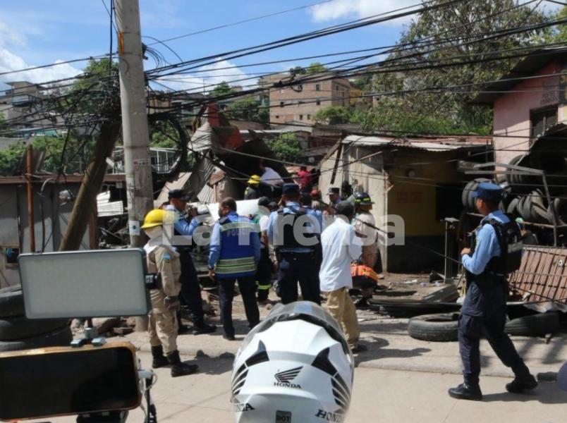 “Papito, te llevaste mi alma”: el emotivo adiós de estudiante de la Unah tras tragedia en Villa Nueva