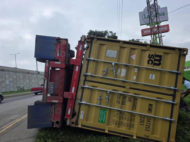 ¿Quién era la mujer que murió aplastada por contenedor en el bulevar del este?