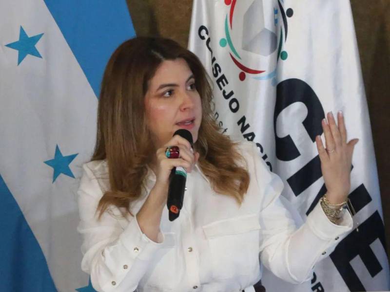 Cossette López es la representante del Partido Nacional en el Consejo Nacional Electoral (CNE).