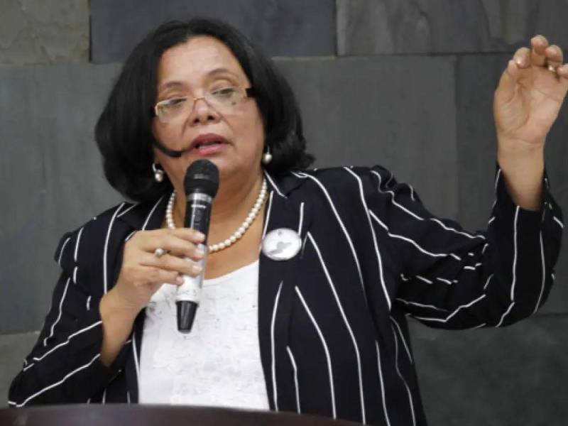 Julieta Castellanos consideró que el Gobierno aún enfrenta desafíos importantes para impulsar reformas estructurales y atender demandas sociales.