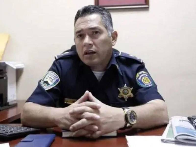 El Ministerio Público acusa al exoficial de la Policía, Mario Mejía Vargas, por el delito de lavado de activos. Las autoridades aducen que el exfuncionario no pudo justificar el origen lícito de más de 5.4 millones de lempiras.