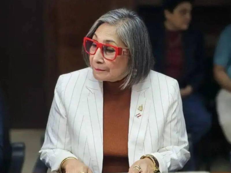 Espinoza señaló que el pueblo hondureño no debe permitir una nueva violación a la Constitución.
