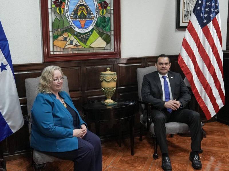 Las autoridades del Congreso reiteraron su disposición de continuar fortaleciendo estos vínculos diplomáticos en beneficio del país.