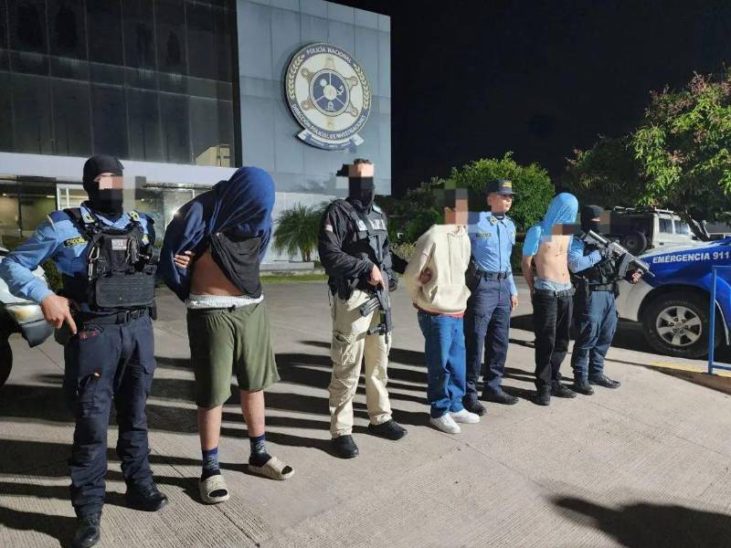Menores aprehendidos son presentados por la Policía Nacional. Datos analizados por LA PRENSA muestran un aumento de estas detenciones en Honduras.