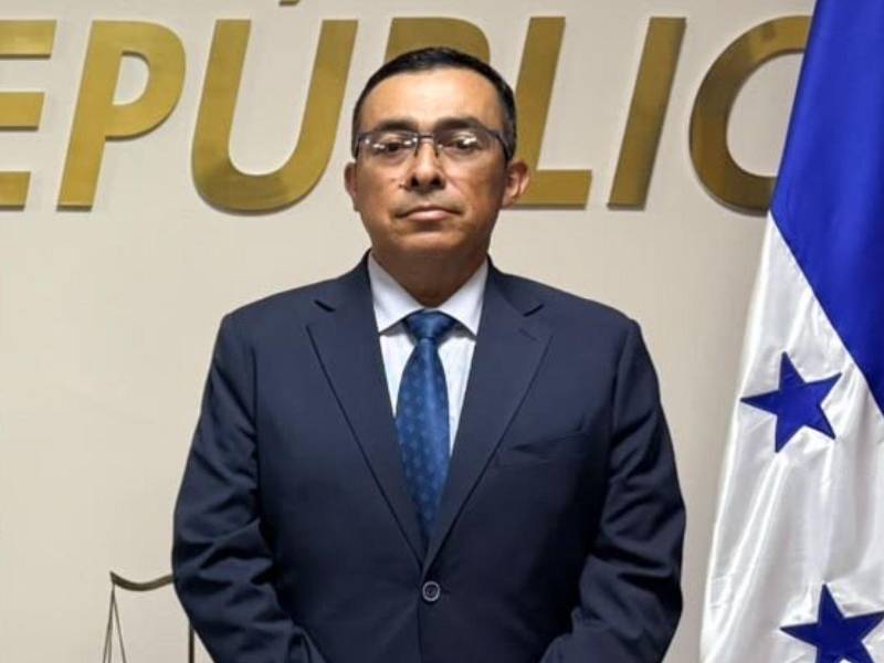 El nuevo director de la DLCN sustituye al general retirado Ramiro Fernando Muñoz, nombrado en marzo pasado por el entonces fiscal general Johel Zelaya.