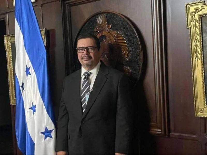 Imagen de Moisés Molina, secretario de Agricultura y Ganadería (SAG), durante su juramentación.