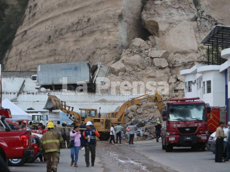 La Alcaldía Municipal del Distrito Central (AMDC) presentó este martes el informe preliminar sobre el derrumbe ocurrido el pasado 23 de junio en La Cañada, sector de Loarque, que dejó tres personas fallecidas.