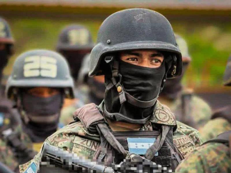 Fotografía a miembros de las Fuerzas Armadas de Honduras.