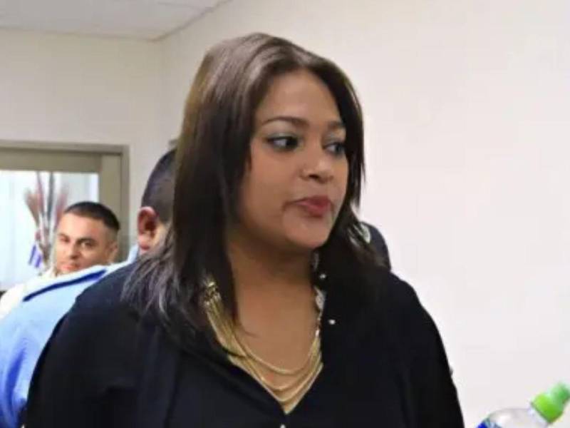 La exfuncionaria judicial es acusada por abuso de autoridad debido a una resolución en la que habría procesado como adulto a un menor de 17 años vinculado a un caso de lavado de activos.