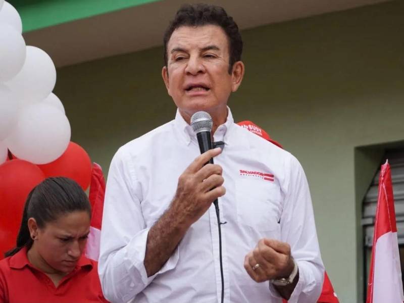 Salvador Nasralla, excandidato presidencial del Partido Liberal en campaña electoral