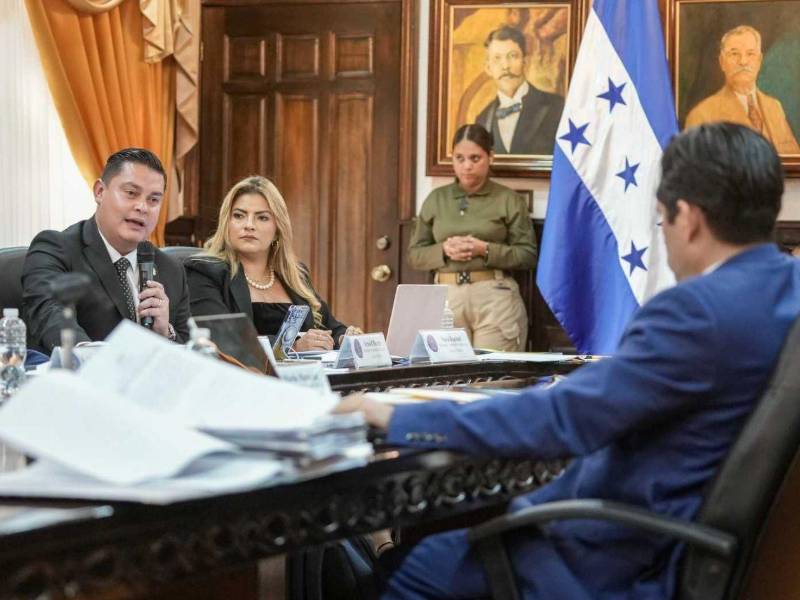 Cinco funcionarios, vinculados al Partido Libre y que ocupaban altos cargos en el CNE, TJE y Ministerio Público, fueron destituidos mediante la figura de juicio político en las últimas tres semanas en Honduras.