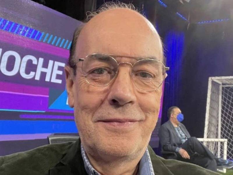 El reconocido comentarista y narrador uruguayo Julio César Núñez falleció a los 71 años tras complicaciones de salud derivadas de un derrame cerebral que sufrió semanas atrás, según confirmaron este domingo fuentes cercanas.