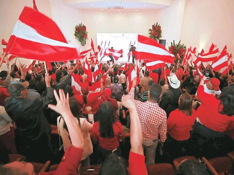 El Partido Liberal solicitó al CNE la sustitución de personal acreditado para integrar las juntas de recuento. Imagen referencial de archivo.