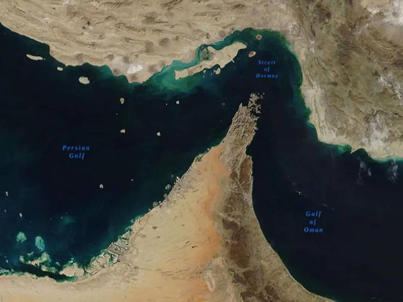 Irán insiste en mantener el control del paso marítimo y busca que los buques naveguen por sus rutas y con su permiso.