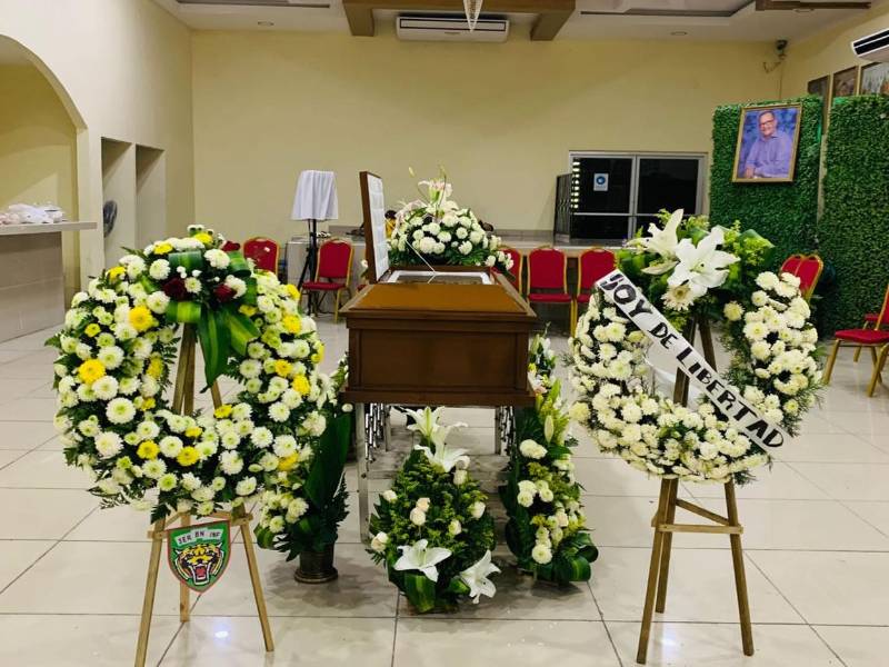 Los restos de Efraín Aguilar están siendo velados en la sede del sindicato municipal.