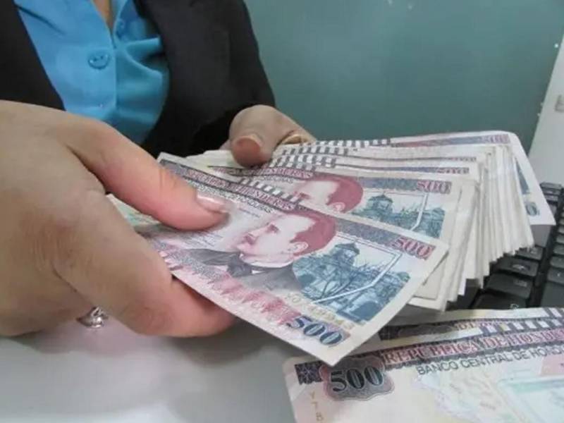 La nueva tabla progresiva del ISR deberá ser aplicada desde el primer salario pagado en la empresa privada y en la administración pública. Imagen referencial de archivo.