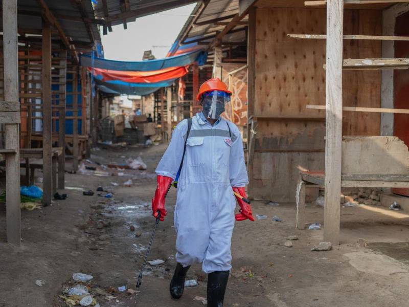 Bunia tiene casi 693,000 habitantes, entre los que hay quienes no creen del todo en este brote, el decimoséptimo que azota a la República Democrática del Congo.