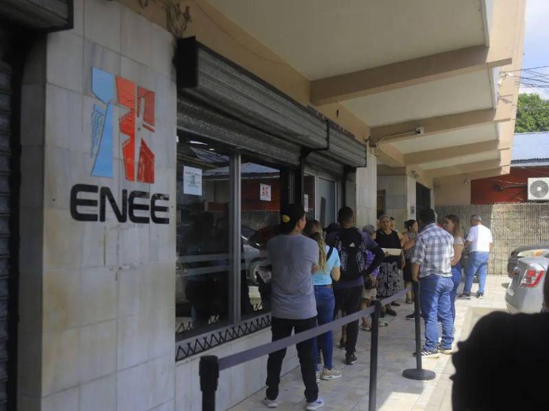 La disminución en los ingresos por venta de energía en 2025 se explica por una rebaja en la tarifa eléctrica derivada de la renegociación de los contratos con generadores privados.