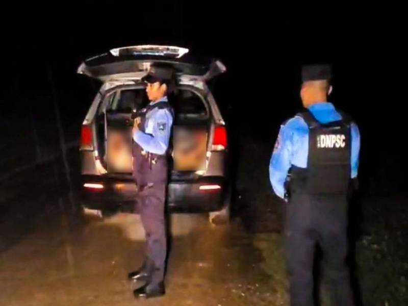 El vehículo fue hallado a la orilla de la calzada en la calle que conduce a la Cuenca del Cangrejal. Imagen referencial de archivo.