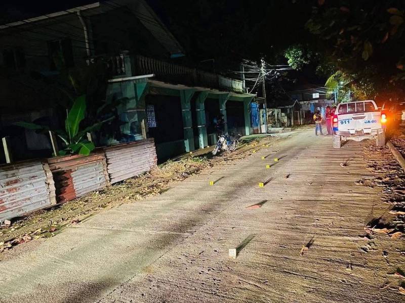 Agentes policiales llegaron a la zona para iniciar con las investigaciones pertinentes.