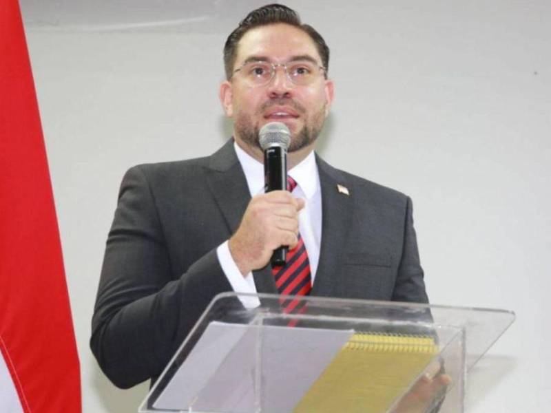 “No rompan la paz que hay hoy en el país”, advirtió el diputado Jorge Cálix a quienes intentar impedir que se repitan las elecciones en Guanaja.