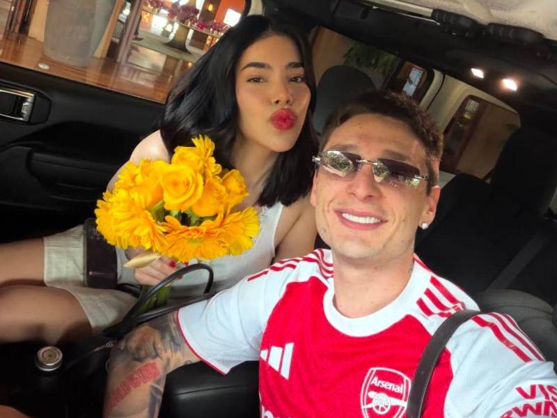 La cantante mexicana Kenia OS confirmó este viernes el fin de su relación sentimental con el cantante de corridos tumbados Peso Pluma, poniendo fin a semanas de especulaciones sobre una posible separación entre ambos artistas.