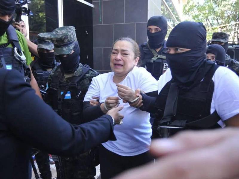 Rocío Tábora fue ministra de la Secretaría de Finanzas durante el segundo mandato del expresidente Juan Orlando Hernández. La exfuncionaria fue capturada en 2023 tras ser acusada de fraude en el caso de los hospitales móviles.