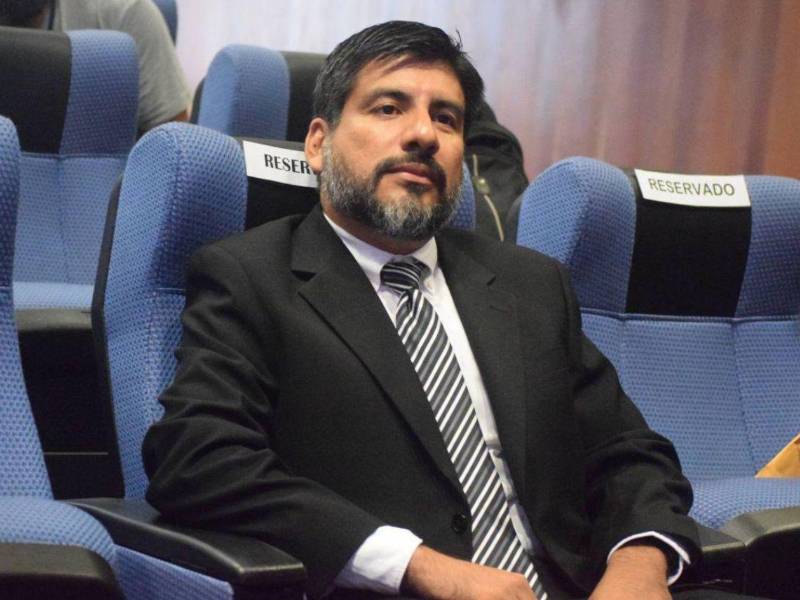 El fiscal general del Ministerio Público, Johel Zelaya, fue querellado por la consejera del CNE, Cossette López, por revelación de secretos.