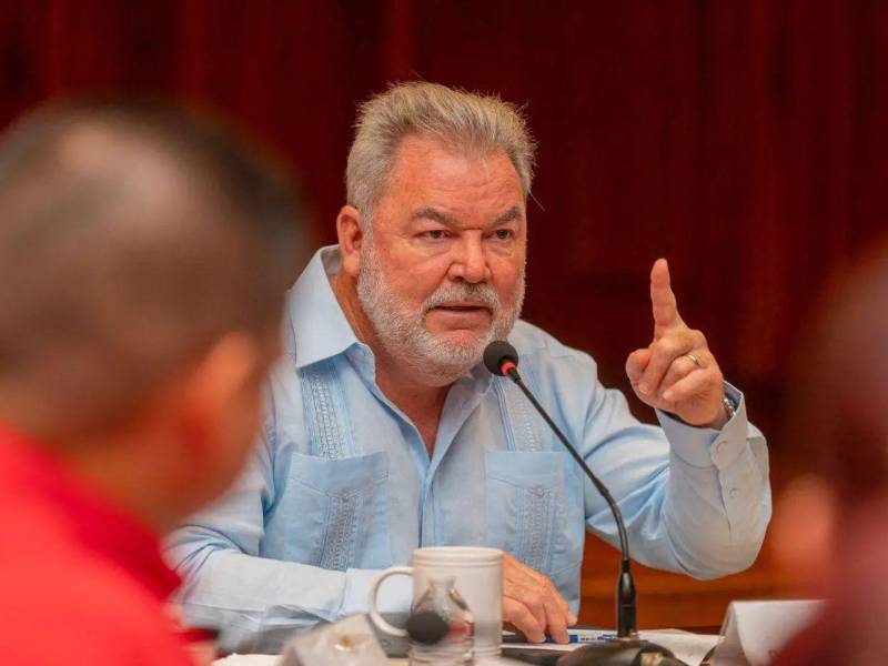 Roberto Contreras es el presidente del Partido Liberal de Honduras (PLH).