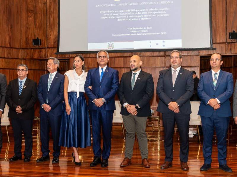 El CNI destacó la importancia de facilitar los trámites gubernamentales y aprovechar la tecnología para hacer más rápida y transparente la llegada de nuevas inversiones.