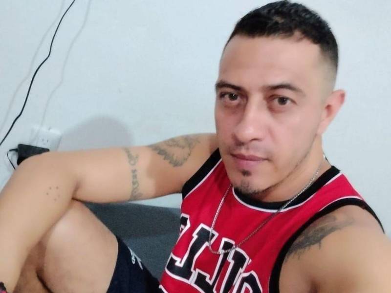 Bowye Burke había construido parte de su vida entre Honduras y Estados Unidos, país donde residió durante un tiempo en la ciudad de Nueva Orleans, experiencia que solía compartir en sus redes sociales como una etapa importante de su historia personal.