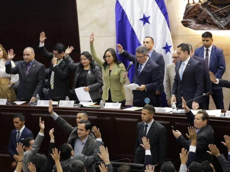 Según la diputada Cano, la destitución de Johel Zelaya y el nombramiento de Pablo Reyes busca devolver independencia y transparencia al ente acusador.