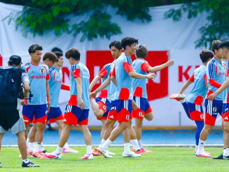 Selección de Japón entrenando en la Facultad de Medicina de la Universidad Autonoma de Nuevo León.