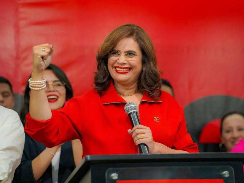 Rixi Moncada, excandidata presidencial del partido Libertad y Refundación (Libre), durante una comparecencia.