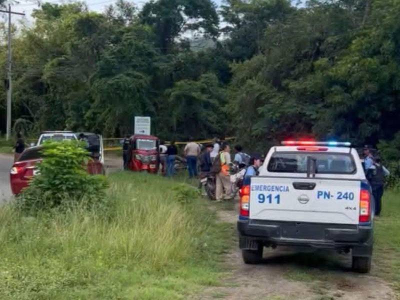 Escena donde fue ultimado a balazos el joven Antonhy Josué Mejía en la entrada a la residencial Bellos Horizontes de Choloma.