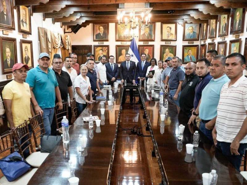 Las medidas buscan evitar nuevas alzas durante la Semana Morazánica y aliviar el impacto en transportistas, turismo y consumidores.