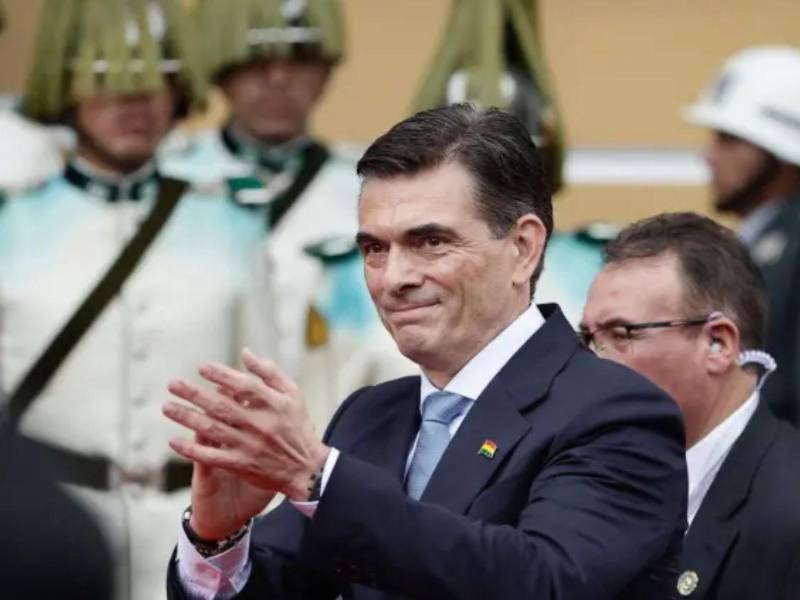 Bolivia afronta una creciente crisis social al cumplirse un mes de los bloqueos de carreteras impulsados por sectores que exigen la renuncia del presidente Rodrigo Paz.