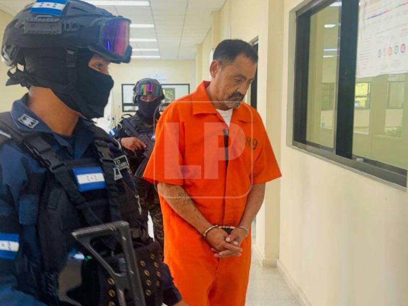 Alberto Remigio Parra, ciudadano argentino de 46 años que se identificaba como pastor evangélico, se declaró inocente este lunes durante la audiencia inicial que se desarrolló en el Juzgado de Letras de Santa Bárbara, donde enfrenta acusaciones por presuntos delitos sexuales en perjuicio de dos jóvenes.