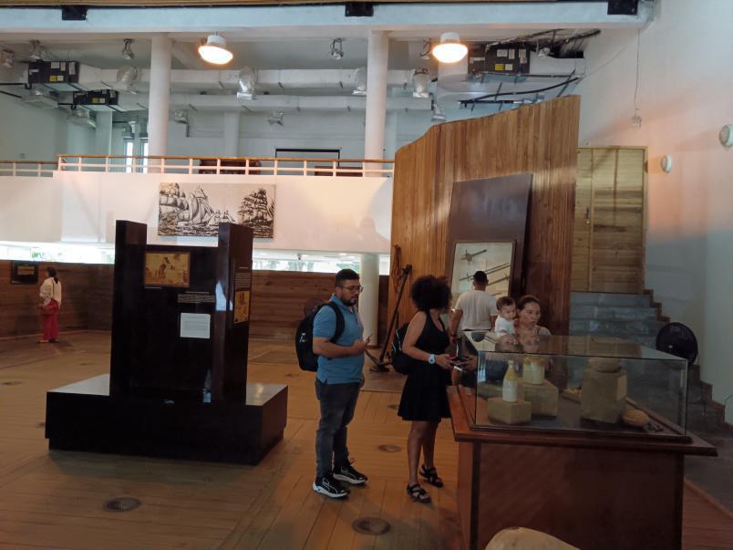 Turistas de El Salvador, Guatemala y Honduras visitan el museo de la Fortaleza de San Fernando de Omoa. Hasta noviembre, ese sitio arqueológico recibió unas 67,000 visitas.