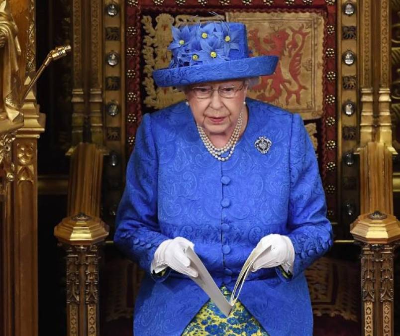23 enero 2020.- Isabel II sanciona la ley del brexit y al día siguiente Boris Johnson firma el acuerdo para la salida del Reino Unido de la Unión Europea.