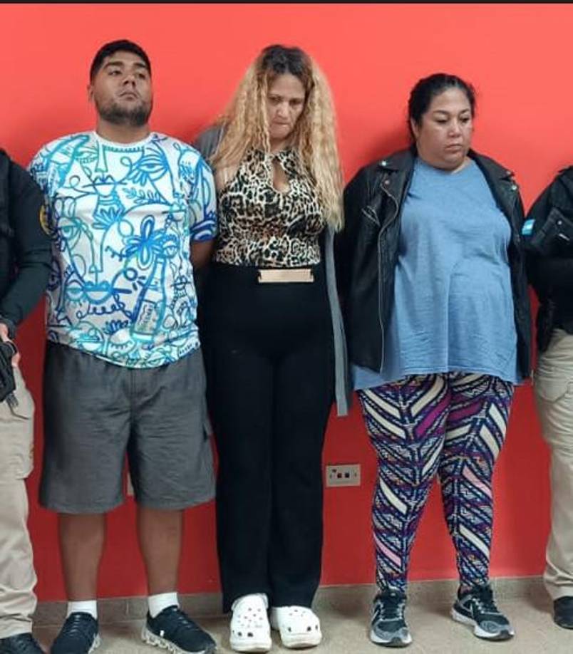 Los detenidos son Kevin Fernando Paredes Madrid, Ana Carolina Rodezno y Lidia Magdalena Madrid Granillo.