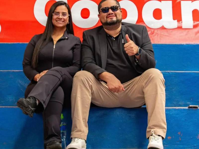 Entre los señalados figuran Cuéllar y Cardona como principales acusados, junto a exfuncionarios y colaboradores administrativos.